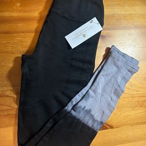 Spiritual Gangster Leggings Size Large